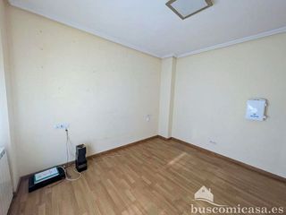 Local comercial en alquiler en Linares