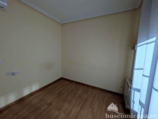 Local comercial en alquiler en Linares