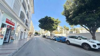 Local comercial en venta en Puerto - Plaza de Toros en Estepona