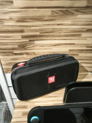 Nintendo Switch + Estuche Gris/Rojo