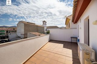 Edificio en venta en Zubia (La)