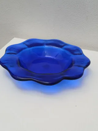 Posacenere vintage blu in vetro