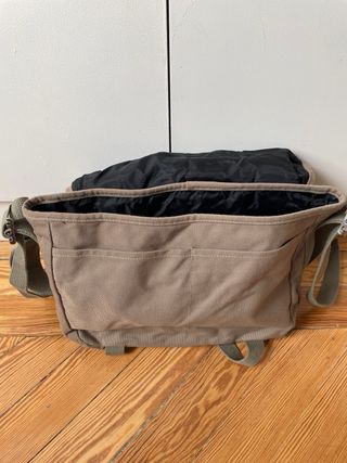 Bolso Eastpak marrón y verde militar