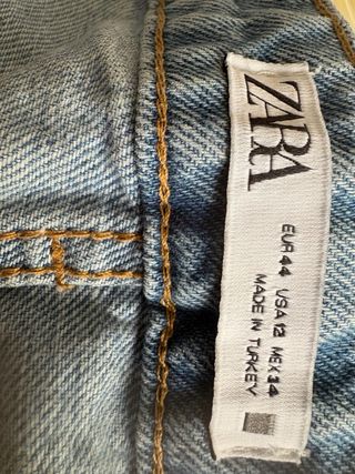 Vaqueros Zara rotos mujer