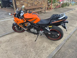 Hyosung 650 Sportbike Naranja/Negra