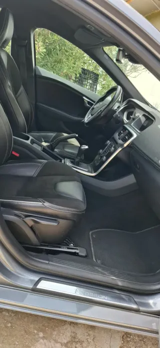 Volvo V40 2018
