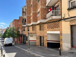 Garaje en venta en Artigas - Llefià en Badalona