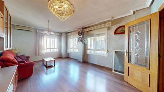 Casa adosada en venta en Elda