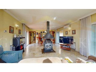 Chalet en venta en Corbera de Llobregat