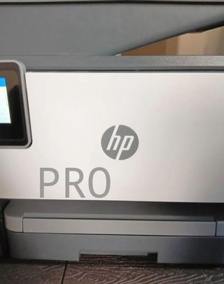 Stampante multifunzione HP OfficeJet Pro 9010e - 6 mesi di stampa Instant Ink con HP+
