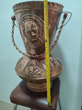 Paragüero cobre antiguo homenaje Goya