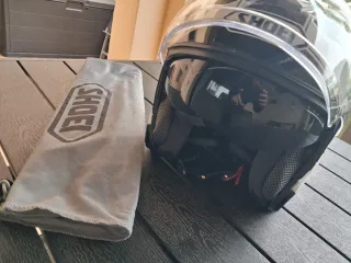 Casco Shoei Negro y Blanco