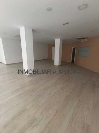 Local comercial en alquiler en Lucena