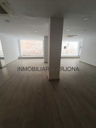 Local comercial en alquiler en Lucena