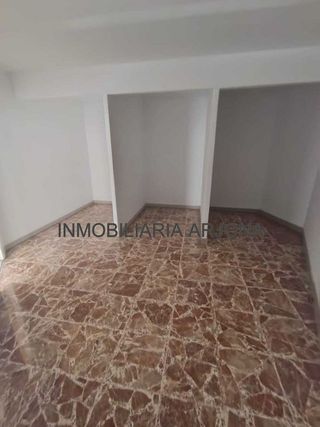 Local comercial en alquiler en Lucena