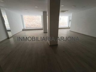 Local comercial en alquiler en Lucena
