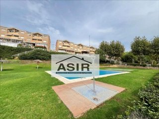 Casa adosada en venta en Zona Urbanizaciones en Alzira