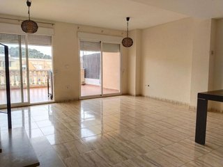 Casa adosada en venta en Zona Urbanizaciones en Alzira