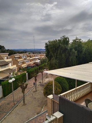 Casa adosada en venta en Zona Urbanizaciones en Alzira