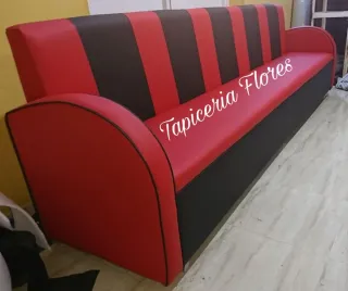 Tapicería Flores: Divani, Sedie, Tavoli