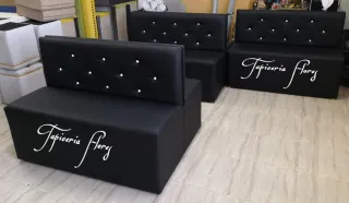 Tapicería Flores: Divani, Sedie, Tavoli