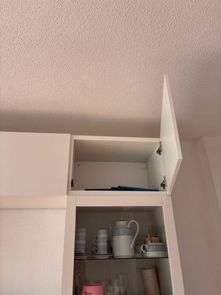 Mueble de salón Ikea blanco y cristal