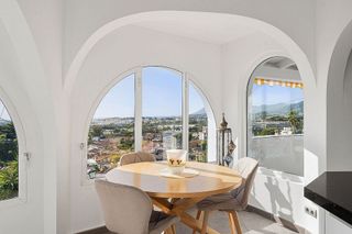 Casa pareada en venta en Nueva Andalucía centro en Marbella