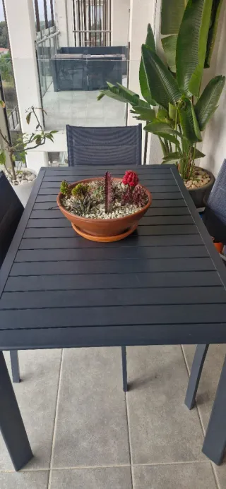 OPORTUNIDAD!!  Mesa extensible y 4 Sillas Terraza