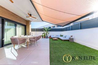 Casa pareada en venta en Vistahermosa en Alicante