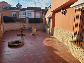Casa pareada en alquiler en Gines