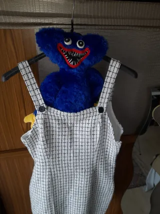 Peluche Huggy Wuggy y Vestido
