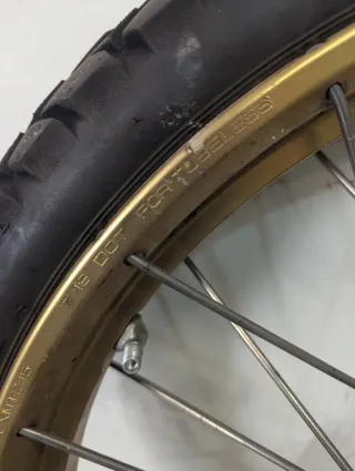 Rueda Delantera África Twin CRF1100      REPARAR