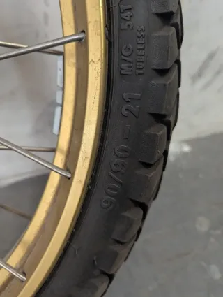 Rueda Delantera África Twin CRF1100      REPARAR