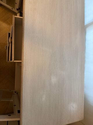 Mueble aparador de madera y cristal