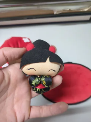 Figura decorativa con árbol