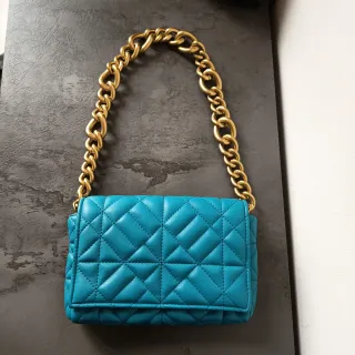 Borsa Zara tracolla trapuntata azzurro blu catena