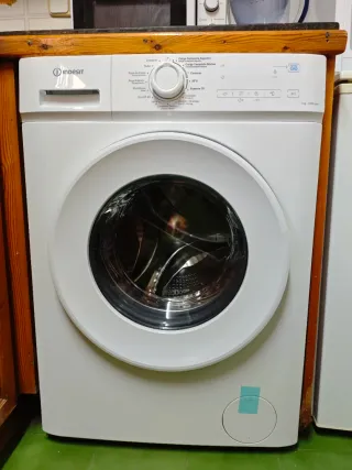 LAVADORA 7 Kg  como NUEVA
