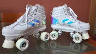 Patines blancos para niños con detalles brillantes