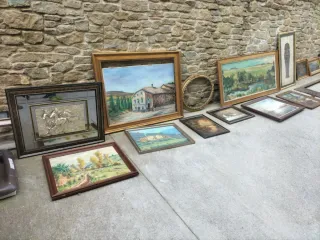 Lote de cuadros antiguos, varias medidas y firmas.