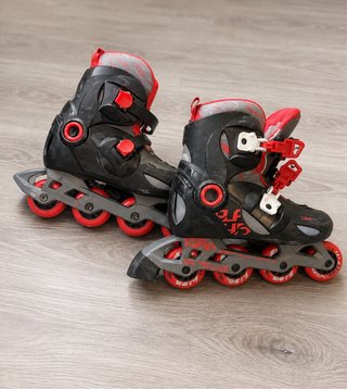 *Patines en línea Negros y Tojos*