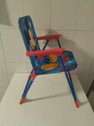 Sillita Mickey plegable para niño