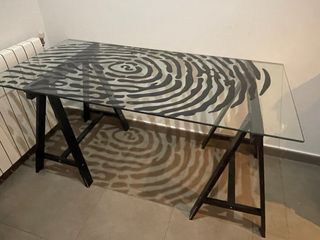 Mesa escritorio cristal diseño huella dactilar