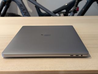 MacBook Pro 16 2019 i7 / 32GB RAM / 512GB SSD