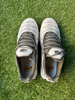 Nike Air Max Plus TN Beige y Caqui