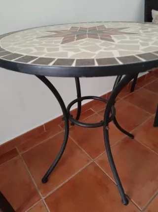 Tavolo rotondo in ceramica e metallo da 70 x 70