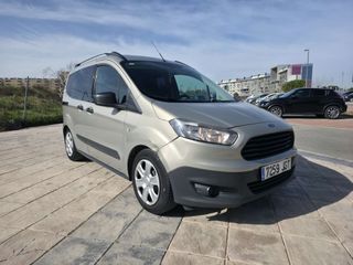 Ford Transit Courier 2015