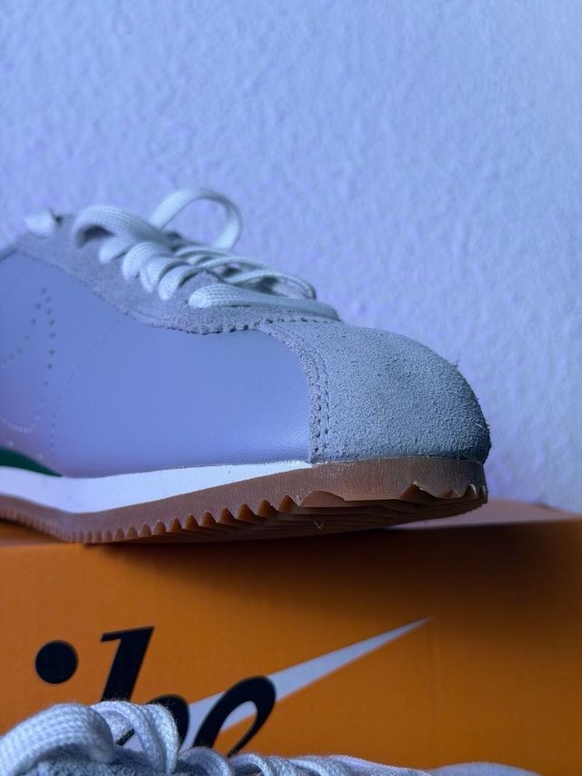 NUEVAS Nike Cortez LT T42