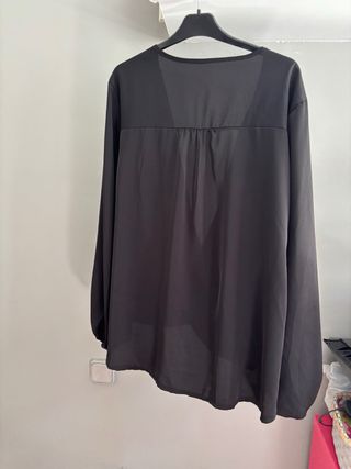 Blusa negra escote cruzado
