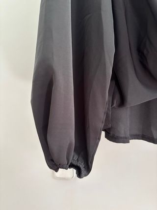 Blusa negra escote cruzado