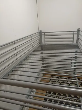 Litera metálica gris 3 plazas